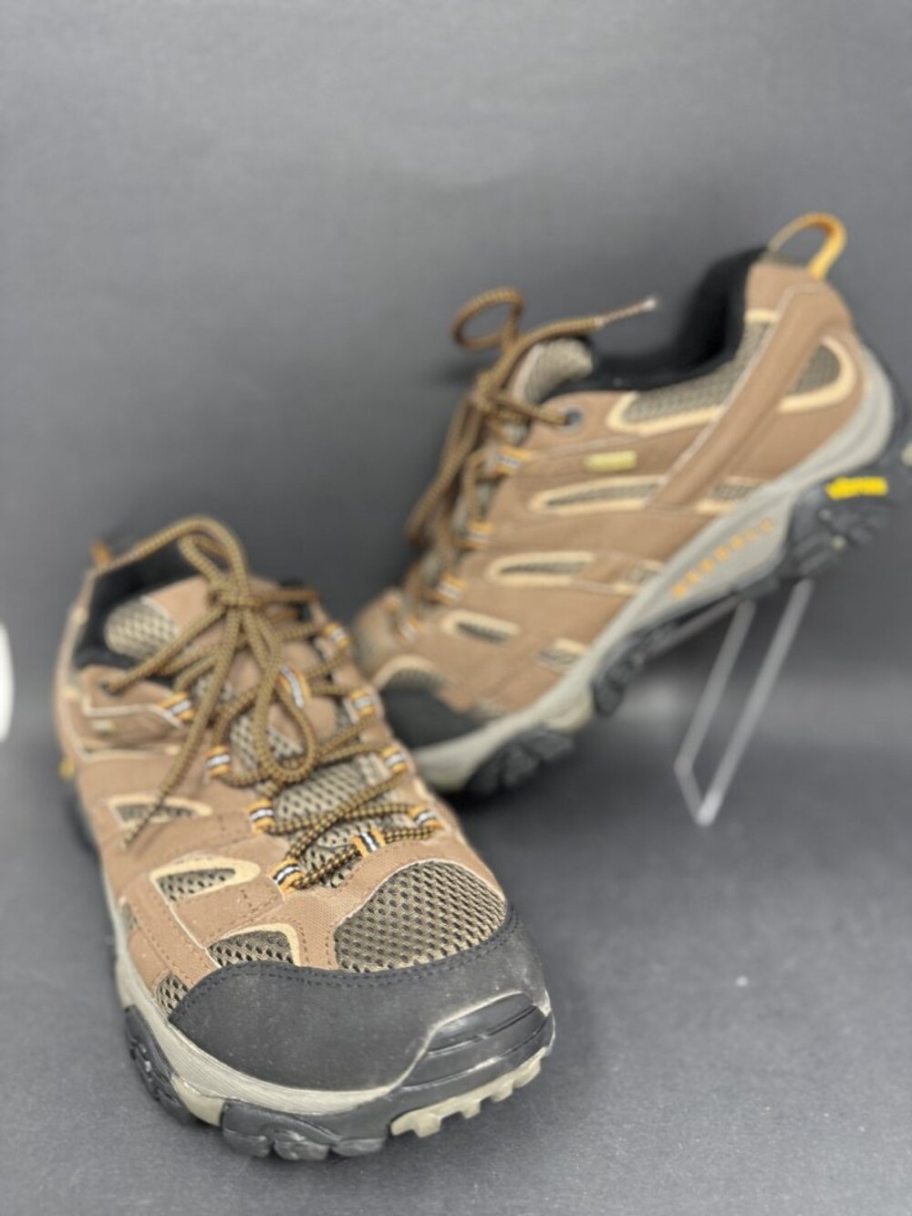 Merrell Moab 2 GTX Shoes Mens 8 W Brown Hiking Trail Vibram Low Top J06041W